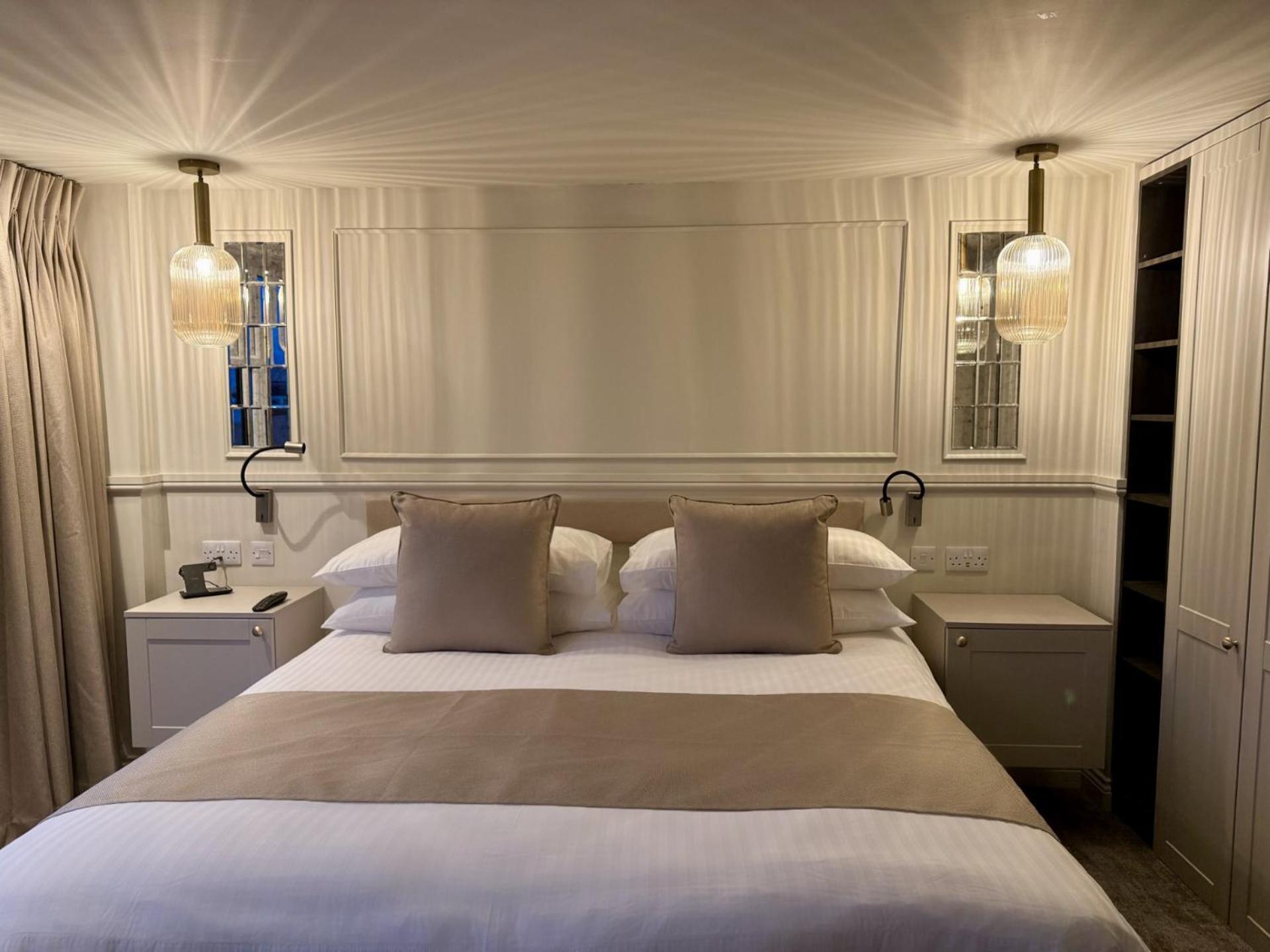 Number 3 Pier Road Suites วิทบี ภายนอก รูปภาพ
